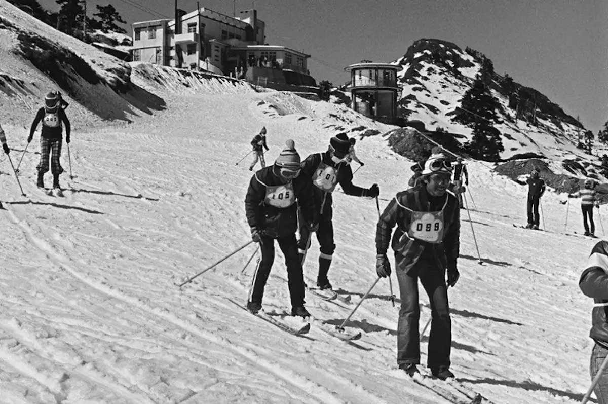 ▲台灣60年前曾有一座滑雪場，就在海拔3100多公尺的合歡山上，每到冬季就成為大小朋友的滑雪天堂，最後卻逐漸消聲匿跡，在1990年代末停止營運。（圖／翻攝自國發會臉書粉專）