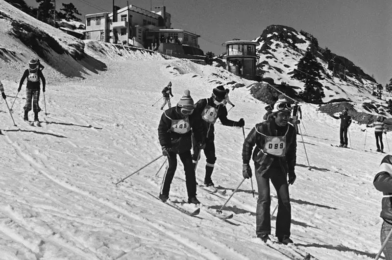 ▲台灣60年前曾有一座滑雪場，就在海拔3100多公尺的合歡山上，每到冬季就成為大小朋友的滑雪天堂，最後卻逐漸消聲匿跡，在1990年代末停止營運。（圖／翻攝自國發會臉書粉專）