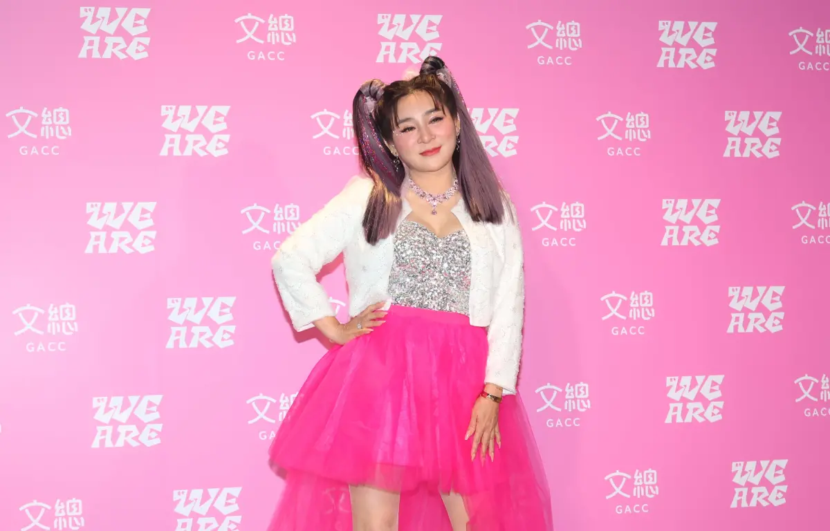 ▲王彩樺（如圖）在三立新聞台《話時代人物》訪問中，回憶年輕時在牛肉場的辛酸，和年幼就喪母，兩度淚灑攝影棚，讓錄影中斷。她也稱曾被逼脫衣，壓力大到做惡夢。（圖／記者嚴俊強攝影）