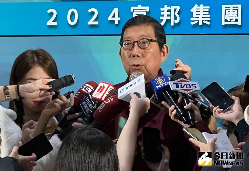 ▲富邦集團謝年今（11)日舉行，富邦金董事長蔡明興受訪時也談到對2025年景氣及股市展望。（圖／記者顏真真攝）