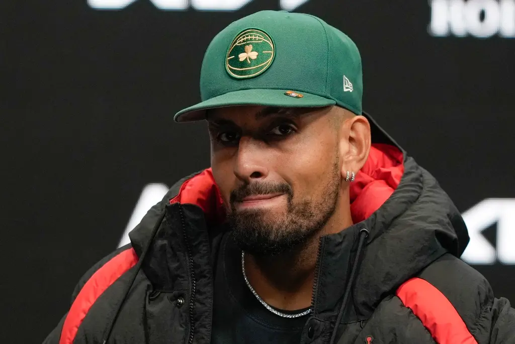 ▲「網球狂人」Nick Kyrgios因手腕傷勢休戰超過18個月，即將於本屆澳網回歸，首戰開打前，他再度於賽前記者會上發表爭議評論，直言現今網球很無趣（圖／美聯社／達志影像）