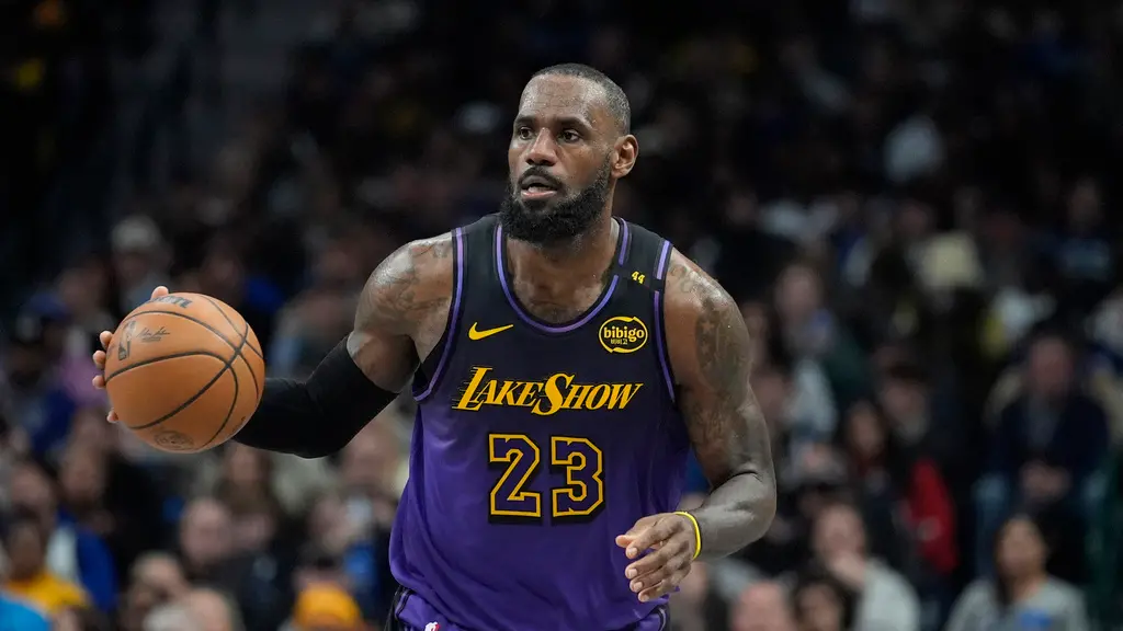 ▲「詹皇」LeBron James為洛杉磯野火受災者送上支持，NBA已有多場賽事因此而延期，這位體壇的超級巨星在個人社群媒體上發文寫道：「希望這場噩夢能盡快結束！」並附上3個祈禱表情符號和4個交叉手指的表情符號，同時感謝消防員對於遏止災情所做的努力。（圖／美聯社／達志影像）