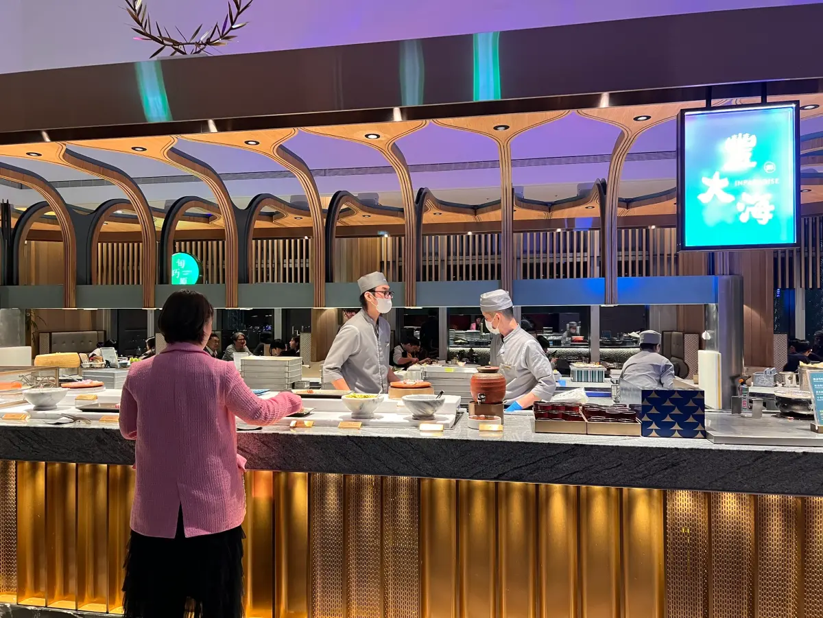 ▲「饗饗」微風信義店疑似食物中毒案持續延燒，今日台北市衛生局公布，饗饗信義店其中1名員工手部檢體檢出仙人掌桿菌。（圖／饗賓餐旅提供）