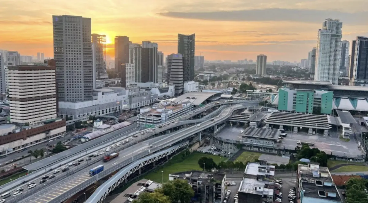 ▲新加坡與馬來西亞經過一年半的磋商，正式簽署「柔佛—新加坡經濟特區」協議，企圖打造東南亞版深圳。（圖／翻攝自HSBC）