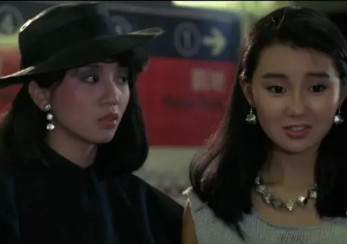 ▲《緣份》中的梅艷芳（左）本來只客串一天，因為演得太好一直加戲，張曼玉則是選過香港小姐的漂亮寶貝，那時演技尚未開竅。（圖／摘自IMDb）