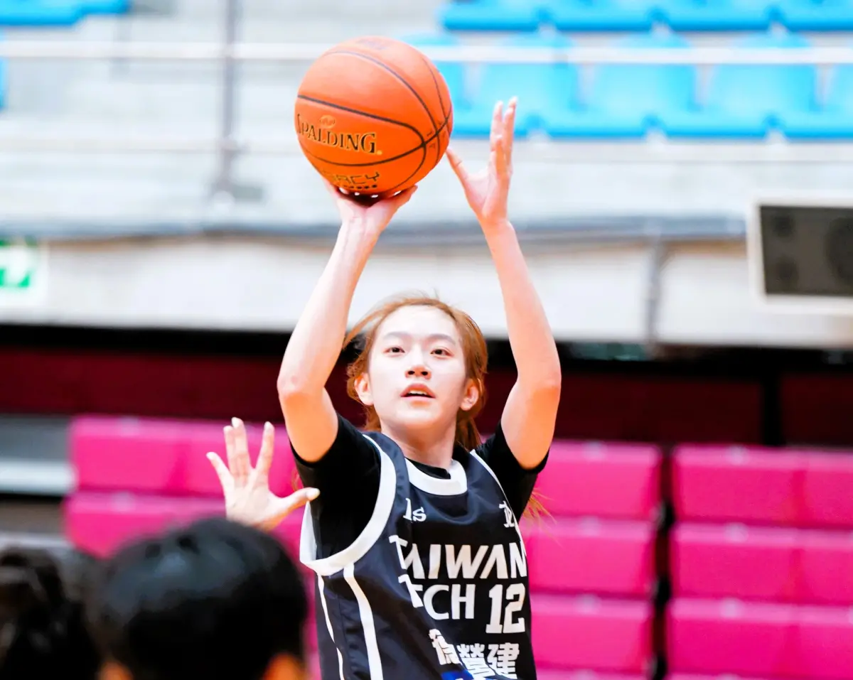 ▲臺灣科大呂佳諺5籃板4助攻6抄截，球隊終止跨階段3連敗，累計2勝7敗，雖確定無緣六強，但成功確保保級資格。。（圖／大專體總提供）