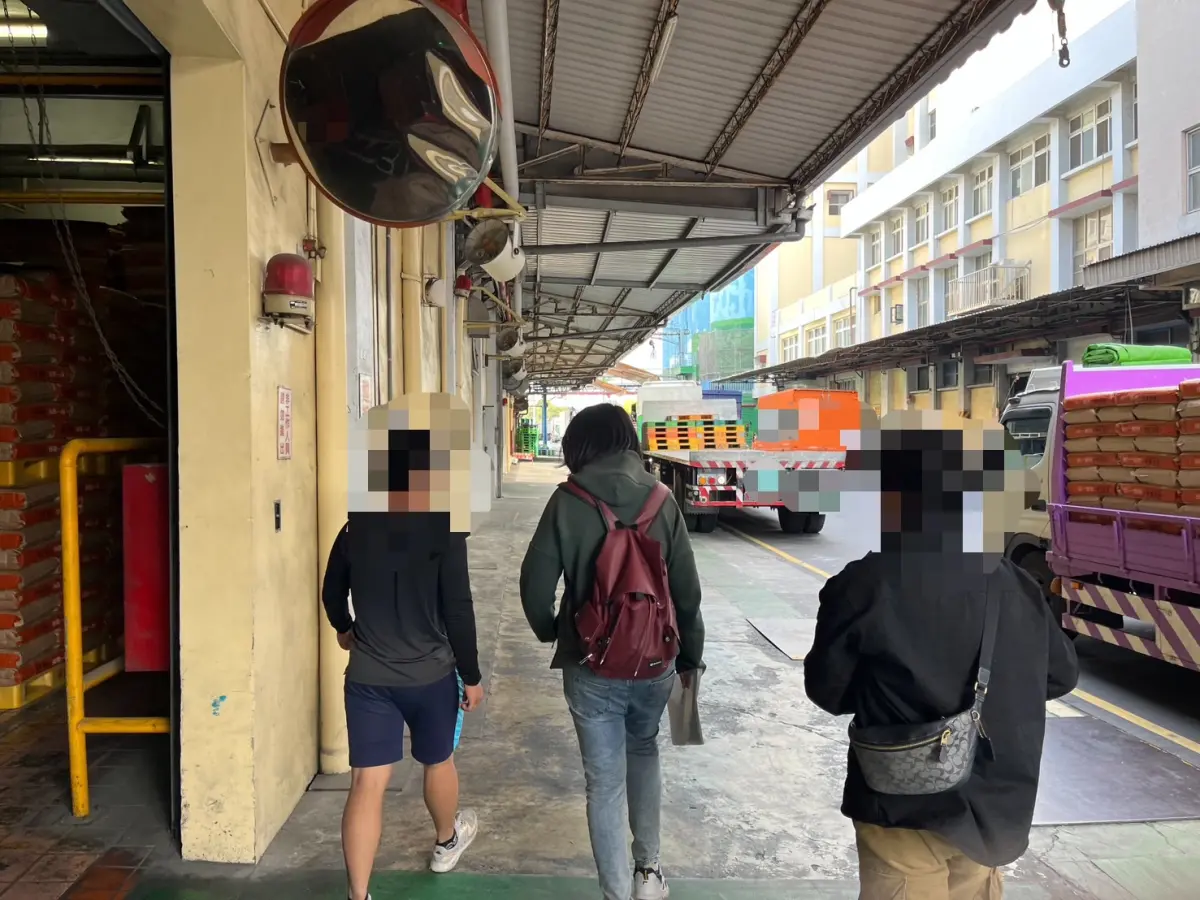 ▲少年警察隊員警接獲通報後積極協尋終循線尋獲失蹤少年阿明，並助其返家與家人團聚。（圖／高市府提供）   