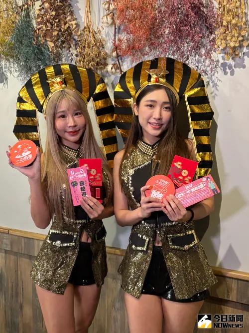 ▲「舞春市集」活動期間，至商圈會員店消費滿100元，即可獲得摸彩序號券，參加滿額登入抽大獎活動。（圖／記者金武鳳攝，2025.1.13)