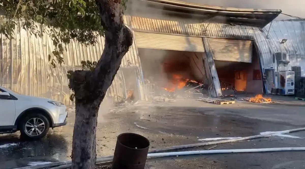 ▲台中大雅區工廠火警 。（圖／翻攝自記者爆料網）