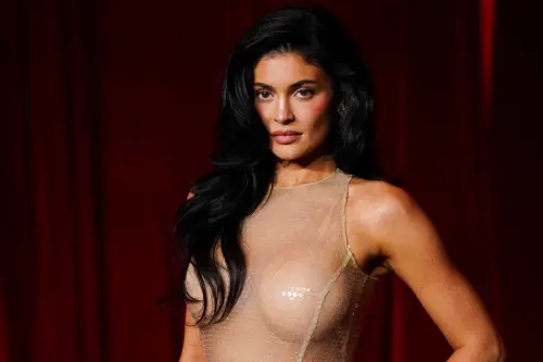 ▲凱莉珍娜雖然財富傲人，卻出身自形象負面的卡戴珊家族，被很多文青粉絲認為不配與文青男神交往。（圖／美聯社／達志影像）