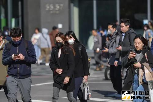 最強冷氣團準備撲台！「急凍10℃」時間出爐　北台灣先迎一波水氣
