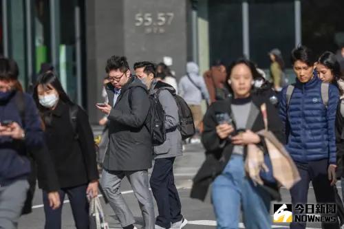 最猛降溫「急凍11°C」！氣象署：挑戰冷氣團等級　濕冷地獄要來了
