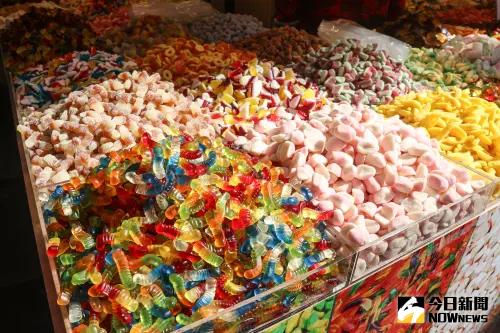 過年必吃零食「金幣巧克力排第9」！最恐怖地雷是它：老闆說別買
