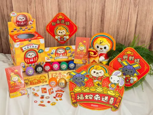 ▲7-11也推出9款OPEN!春節限定商品，包含OPEN!蛇年立體造型春聯(3件組)、OPEN!蛇年春聯組（每套5張）。（圖／7-11提供）