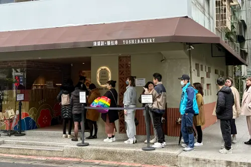 ▲陳耀訓蛋黃酥 、 陳耀訓、 陳耀訓·麵包埠、陳耀訓店面（圖／記者葉盛耀攝）