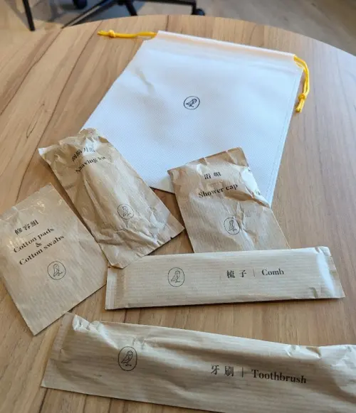 ▲Cheap近期出遊在飯店花了100元購買一次性備品。(圖/翻攝Cheap臉書) ▲Cheap近期出遊在飯店花了100元購買一次性備品。(圖/翻攝Cheap臉書)
