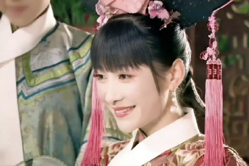 ▲陶昕然在晚會中賣力唱跳蔡依林的〈看我72變〉，令粉絲驚喜表示，這就是大清版本的蔡依林。（圖／取自內娛君微博）