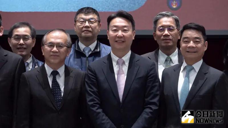 ▲今（14）日交通部長陳世凱表示，只要社會接受、合乎立院規定，交通部都會支持。（圖／記者嚴俊強攝）