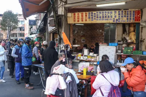 找錢摸食物罰2億?食藥署新規引爆民怨 網:比酒駕詐騙殺人還高
