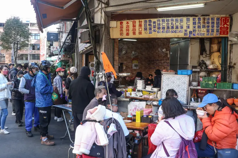 找錢摸食物罰2億？食藥署新規引爆民怨　網：比酒駕詐騙殺人還高