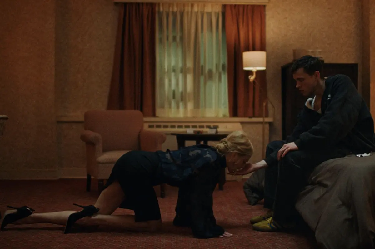 ▲妮可基嫚（左）在《乖女孩》（Babygirl）與哈里斯迪金森（右）有不少大膽演技展現。（圖／摘自IMDb）