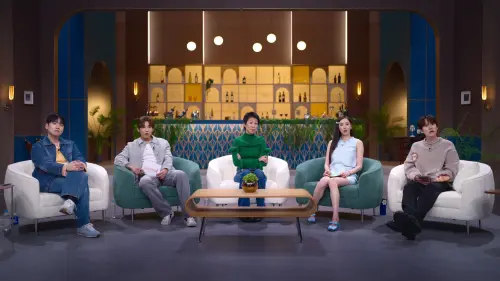 ▲韓海(左起)、金珍映、洪真慶、李多熙、曹圭賢是《單身即地獄4》主持人。(圖/Netflix) ▲韓海(左起)、金珍映、洪真慶、李多熙、曹圭賢是《單身即地獄4》主持人。(圖/Netflix)