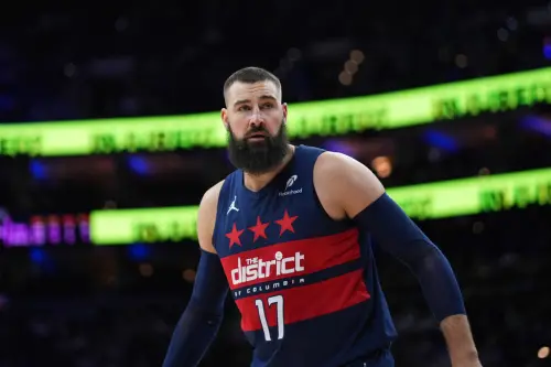 ▲巫師確定公開兜售熱門標的之一「大V」Jonas Valanciunas，期望在交易截止日前獲得合理報價，但外媒分析Valanciunas最大交易價值僅為「2張次輪籤」。（圖／美聯社／達志影像）