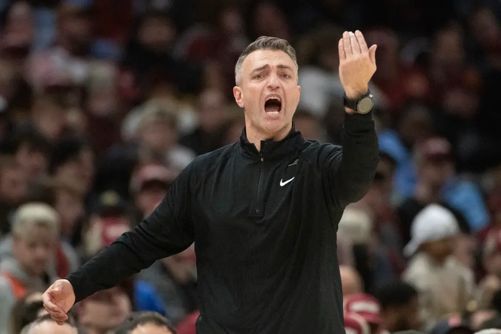 ▲暴龍總教練Darko Rajakovic生涯多次被勇士與Curry擊敗，昨戰力克勇士後，Rajakovic喜出望外，賽後表示期待Curry早日退休，當那一天來臨時，他打算喝到爛醉慶祝。（圖／美聯社／達志影像）