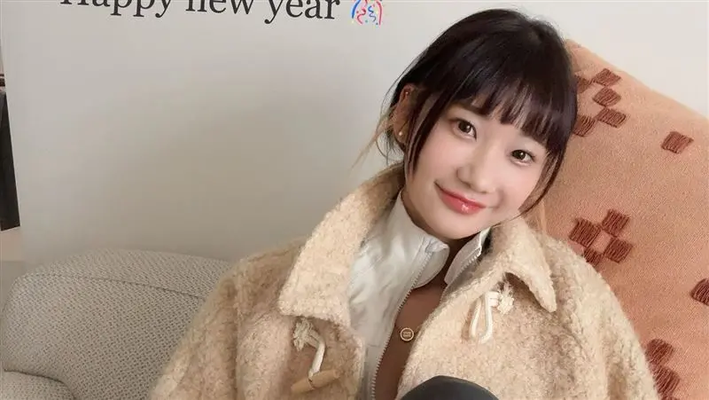 ▲百萬YouTuber「愛莉莎莎」人氣與話題十足，近日開內衣褲團購締造驚人銷售額，背後血淚辛酸也隨之曝光。（圖／翻攝自愛莉莎莎臉書）