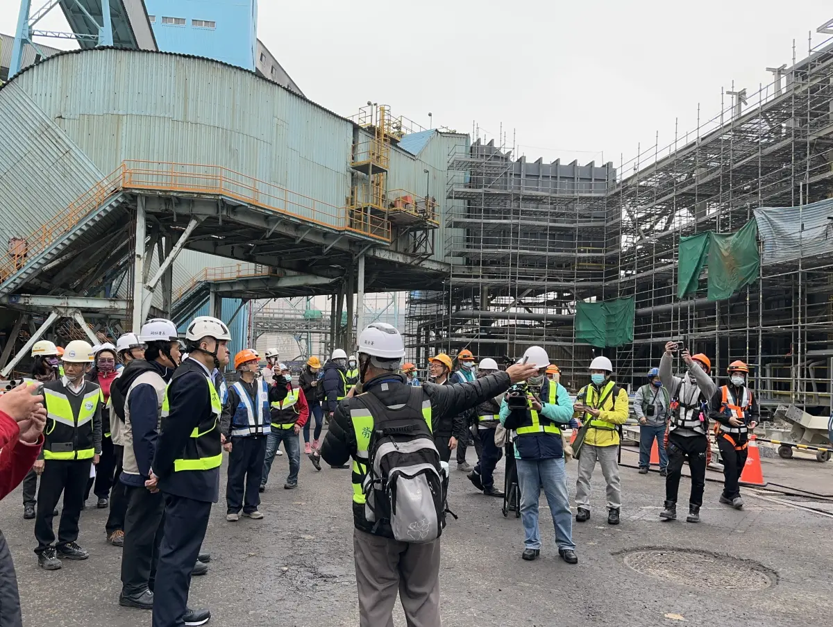 ▲勞動部與台中市政府今天突襲台電台中火力發電廠，進行工安勞檢。（圖／台中市政府提供，2025.01.15）