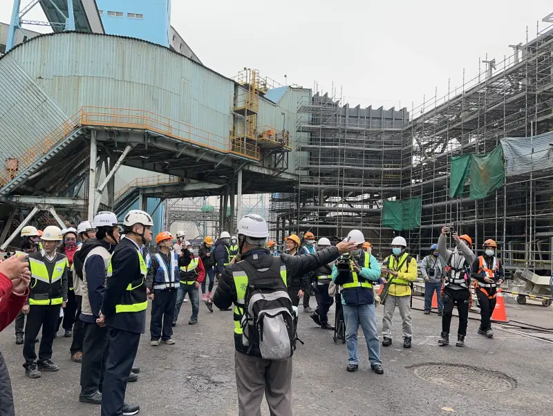 ▲勞動部與台中市政府今天突襲台電台中火力發電廠，進行工安勞檢。（圖／台中市政府提供，2025.01.15）