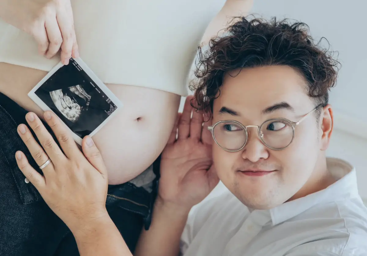 ▲網紅阿倫去年才宣布老婆懷雙胞胎，上個月也開心開箱月子中心，沒想到女兒未滿月就相繼離世，讓他心痛不已。（圖／翻攝自阿倫臉書）