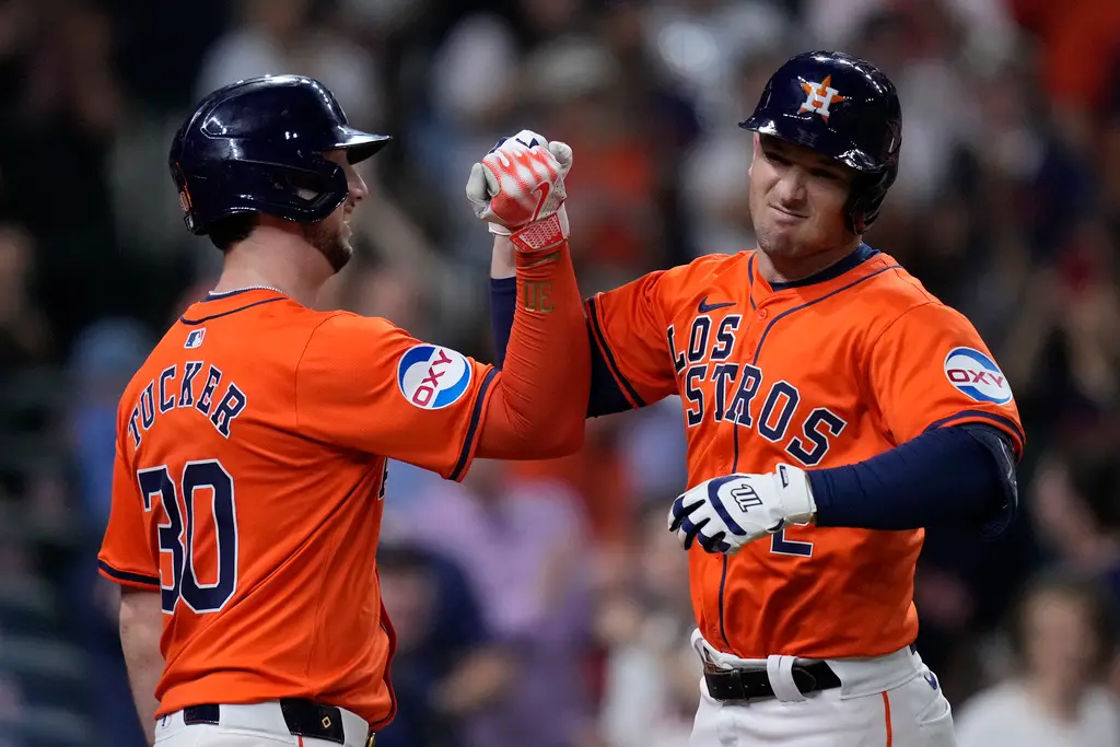 ▲大聯盟春訓剩下一個月，Bregman（右）若願意接受高薪短約路線，有望前往小熊，在芝加哥與好友Tucker重組昔日「AK連線」。（圖／美聯社／達志影像）