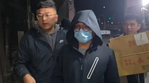 ▲刑事局偵查正伍國榮，涉入虛擬貨幣洗錢案，凌晨移送送台北地檢署漏夜偵訊，訊後諭令50萬元交保。（圖／翻攝畫面）