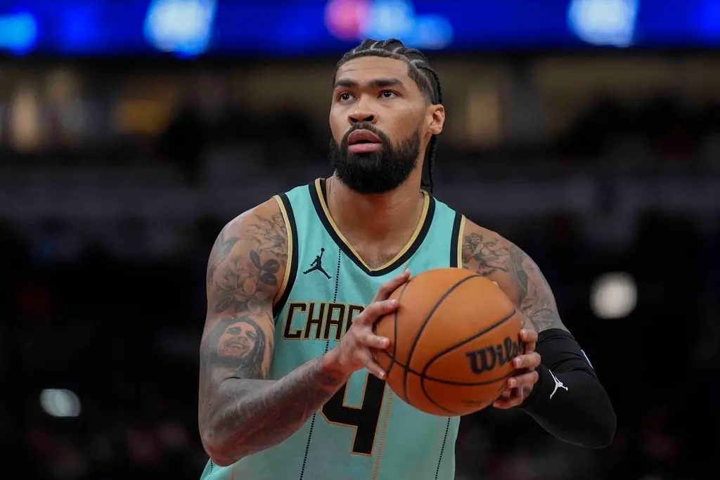 ▲鳳凰城太陽今（16）日發動交易和夏洛特黃蜂換來Nick Richards，盼能緩解近期禁區人手不足的窘境。（圖／美聯社／達志影像）