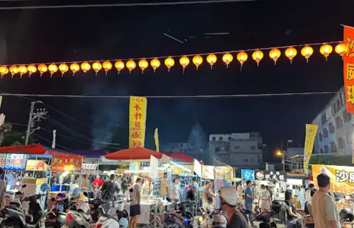 ▲頭前厝夜市是在地人必逛夜市,雖然夜市不大、攤家不多,但重複率低。(圖/Google評論) ▲頭前厝夜市是在地人必逛夜市,雖然夜市不大、攤家不多,但重複率低。(圖/Google評論)