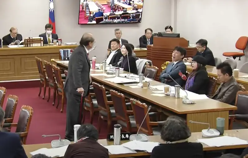 ▲柯建銘冗長發言後就要離開，引發黃國昌不滿。（圖／翻攝立院ivod系統）