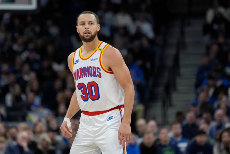 ▲Stephen Curry昨（26）日對上湖人的比賽下半場一分未得，賽後被問到勇士第三節結束時落後的比賽，戰績為1勝20敗，為何球隊難以逆轉時，Curry露出一臉不可置信的表情。（圖／美聯社／達志影像）