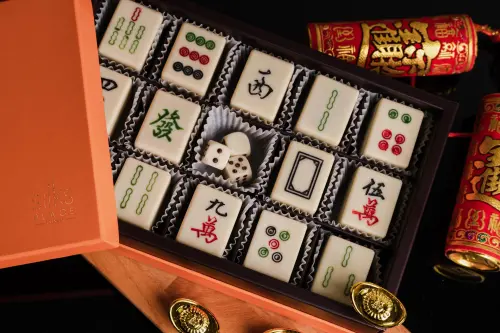▲台南晶英酒店因應農曆過年，推出麻將造型巧克力，相當擬真。（圖／台南晶英酒店提供）