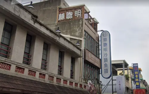 ▲林聰明砂鍋魚頭已經經營71年，嘉義街頭到處都能看到分店。（圖／翻攝GoogleMaps）