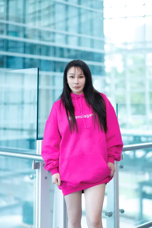 ▲温嵐宣告正式加盟華納音樂　分享新作品、近況與2025年全新計畫。（圖／華納音樂提供）