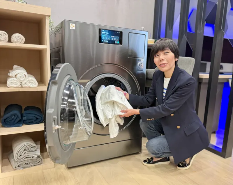 ▲家事專家陳映如分享洗衣服常見的NG行為，其中加過量的洗衣精是多數人最常犯的錯誤。（圖／記者周淑萍攝）