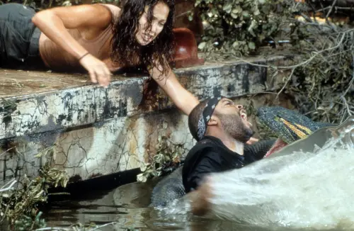 ▲《大蟒蛇:神出鬼沒》美國票房締造佳績,包括珍妮佛羅培茲(左)等主角紛紛走紅。(圖/摘自IMDb) ▲《大蟒蛇:神出鬼沒》美國票房締造佳績,包括珍妮佛羅培茲(左)等主角紛紛走紅。(圖/摘自IMDb)