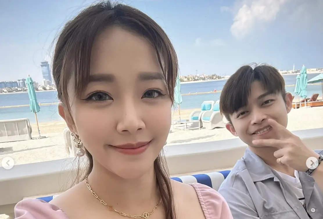 ▲賴慧如（左）和老公劉家銘（右）近來在杜拜旅遊，沒洗到台灣住家卻失火，濃煙竄出還有熊熊火勢看了超嚇人。（圖／翻攝自賴慧如IG）