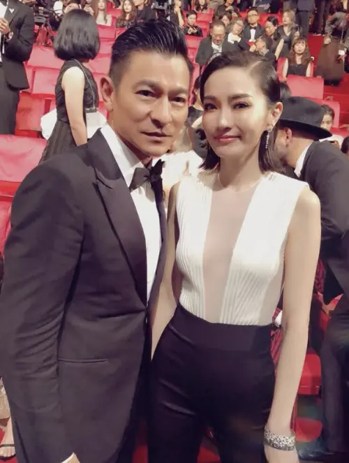 ▲謝金燕（右）在金馬55頒獎典禮上，圓夢與劉德華（左）合照。（圖／謝金燕IG）