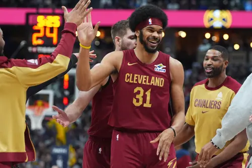 ▲Jarrett Allen（中）是騎士願意送出的籌碼，擺在湖人面前的是一位曾入選明星賽的優質中鋒，但內部意見卻出現嚴重分歧。（圖／美聯社／達志影像）