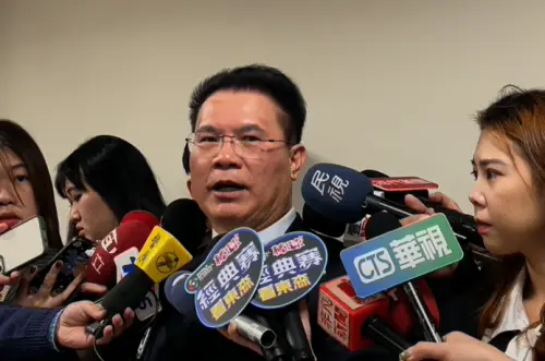 對於昨日執行死囚黃麟凱槍決,常務次長黃謀信表示沒有政治考量,執行過程當中,不可能預先預判執行的時間點會在哪個時間執行,沒有所謂的預定何時執行時間點的問題。(圖/記者徐敏娟攝) ▲對於昨日執行死囚黃麟凱槍決,常務次長黃謀信表示沒有政治考量,執行過程當中,不可能預先預判執行的時間點會在哪個時間執行,沒有所謂的預定何時執行時間點的問題。(圖/記者徐敏娟攝)