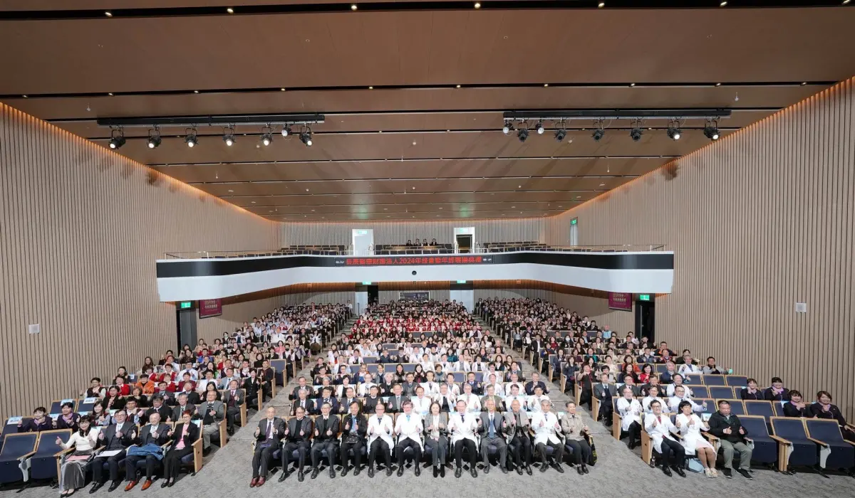 ▲長庚醫院發放年終獎金5.2個月，另加發2萬元紅包。（圖／長庚醫院提供）