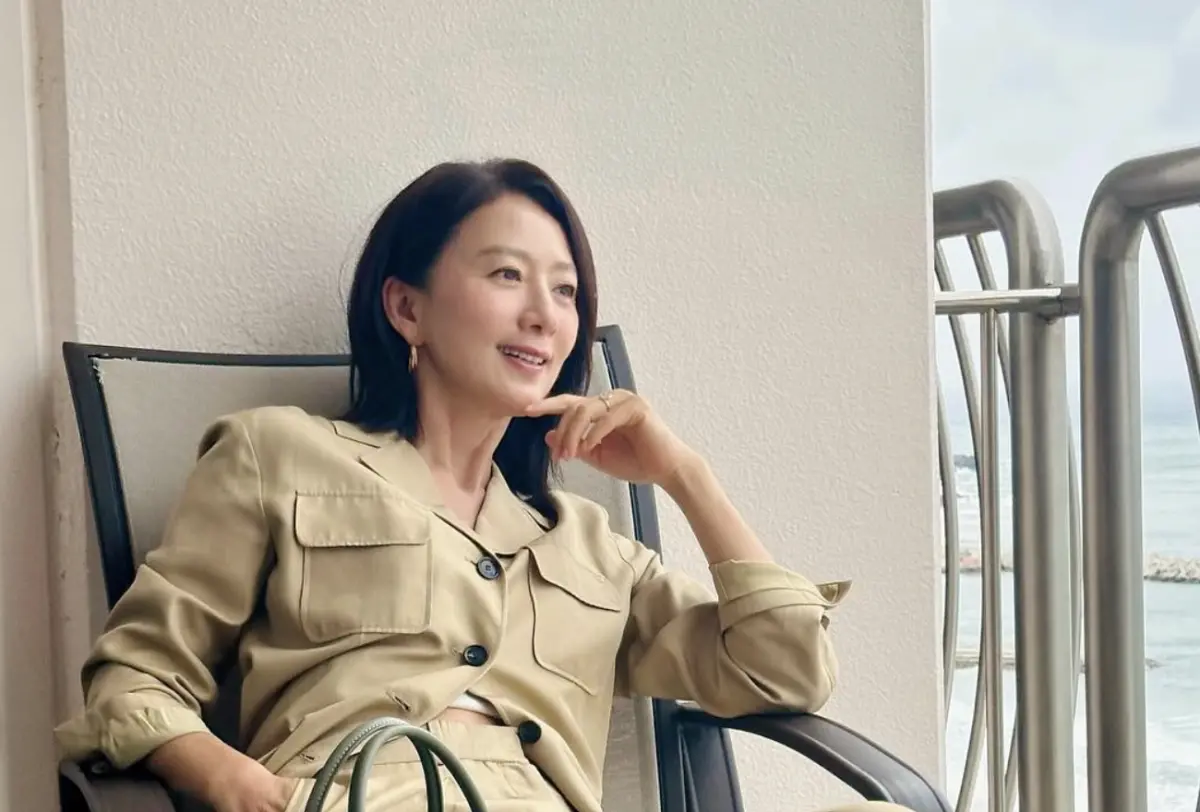 ▲YG娛樂今（17）日宣布結束演員經紀約，旗下演員目前有金喜愛（如圖）、李聖經、張基龍等。（圖／翻攝自金喜愛IG）