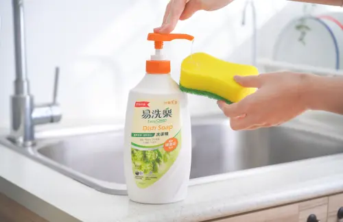 ▲易洗樂洗潔精的日常魅力，洗碗不咬手清潔也能優雅輕鬆！